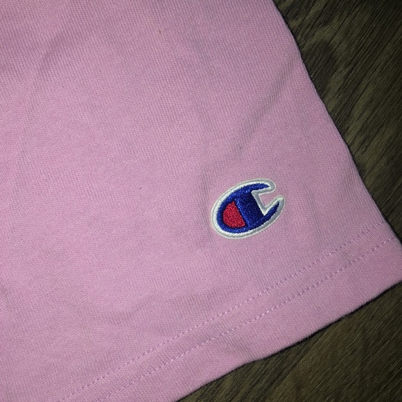 DONATED! Champion cropped t-shirt - Picture 3 of 8